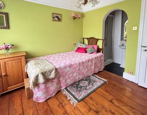 Photo 16- click for photo gallery